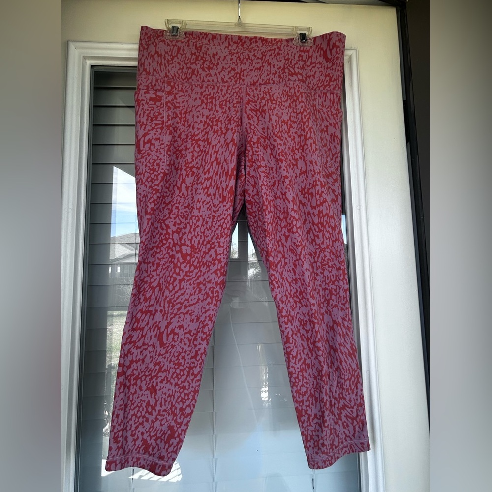 Athleta salutation stash 7/8 length women’s  XL leggings